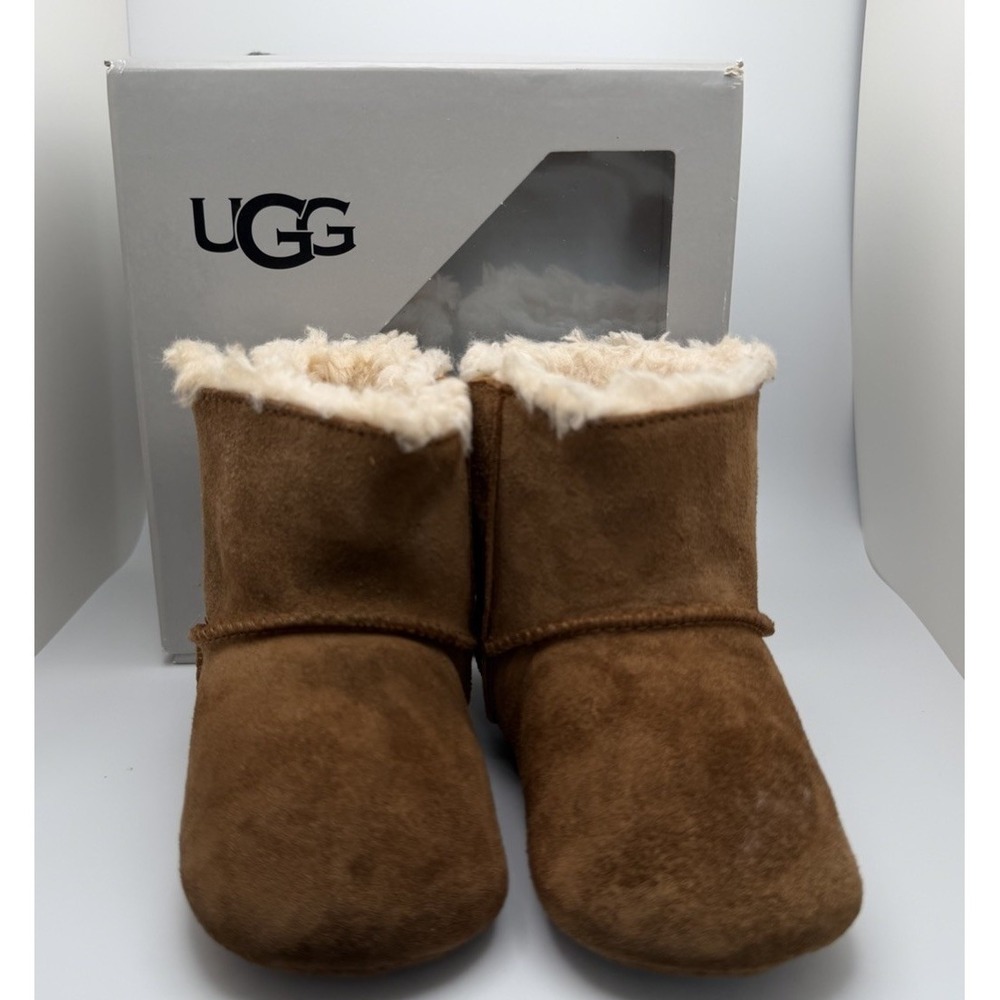 Infant UGG Bow Boots, Size 4/5
